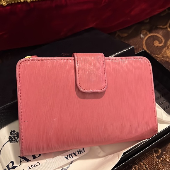 Authentic Prada wallet - Picture 8 of 12